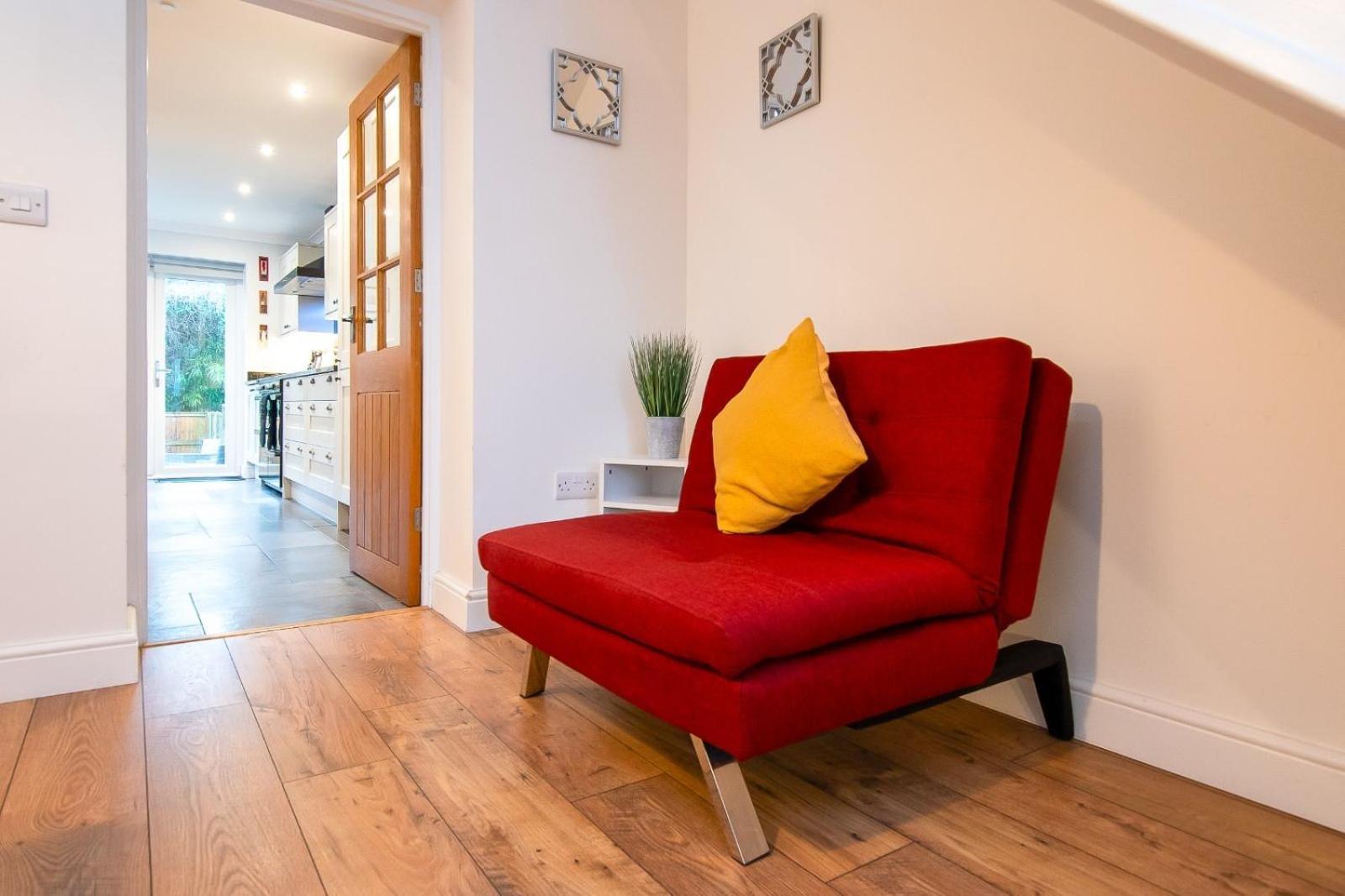 Casa One Hundred - A Beautiful 4 Bed House On The Beach Front Swansea Extérieur photo