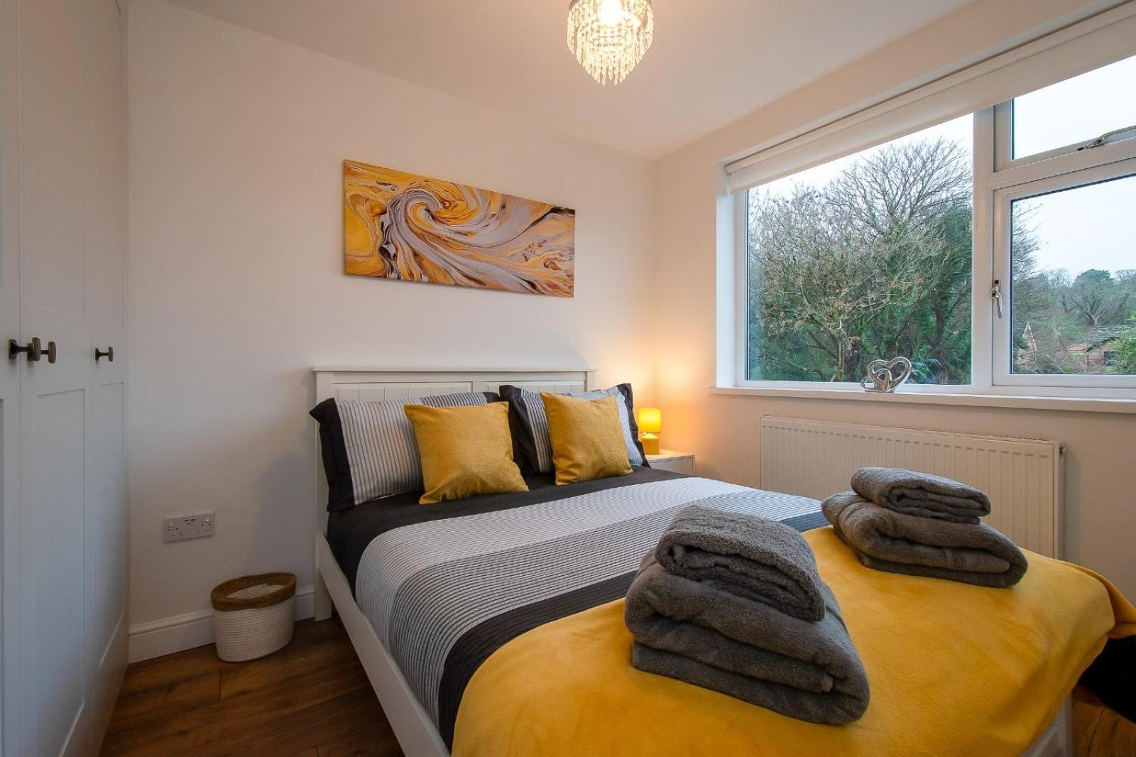 Casa One Hundred - A Beautiful 4 Bed House On The Beach Front Swansea Extérieur photo
