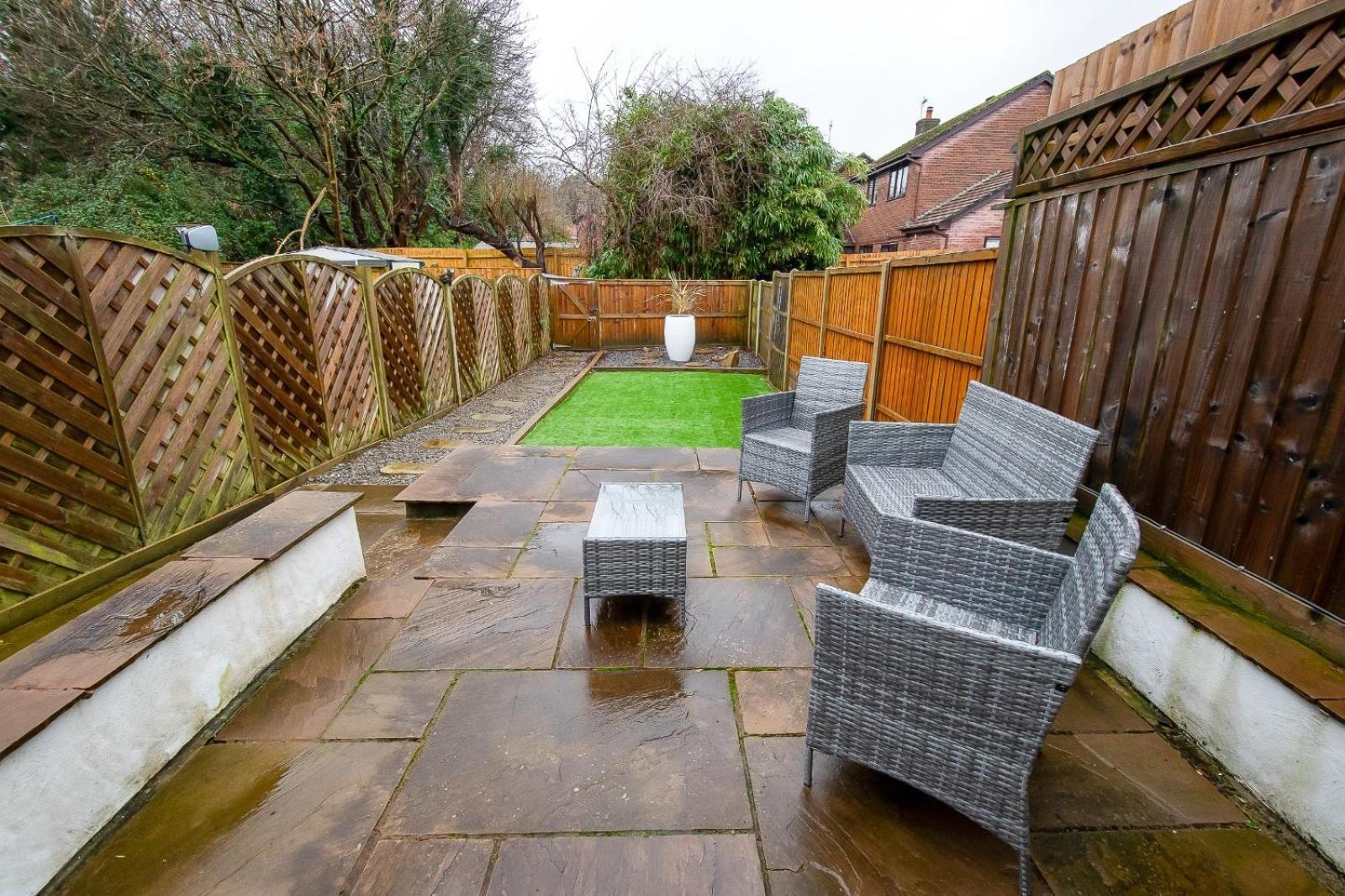 Casa One Hundred - A Beautiful 4 Bed House On The Beach Front Swansea Extérieur photo