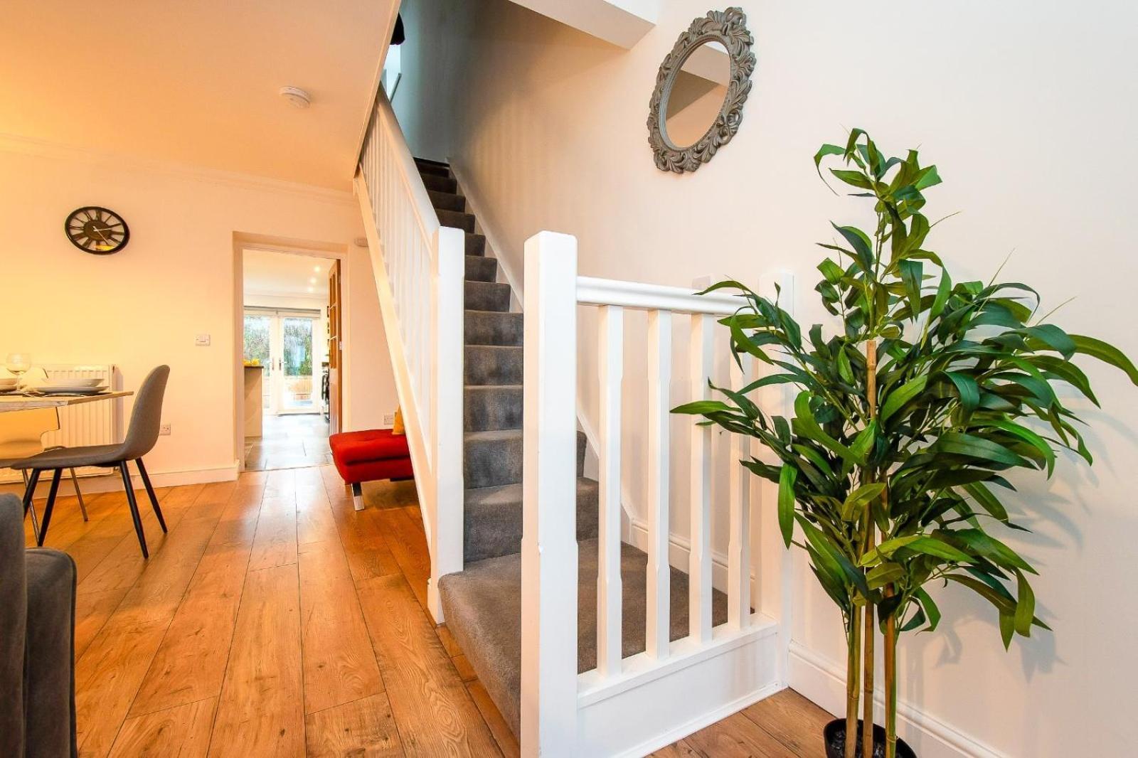 Casa One Hundred - A Beautiful 4 Bed House On The Beach Front Swansea Extérieur photo