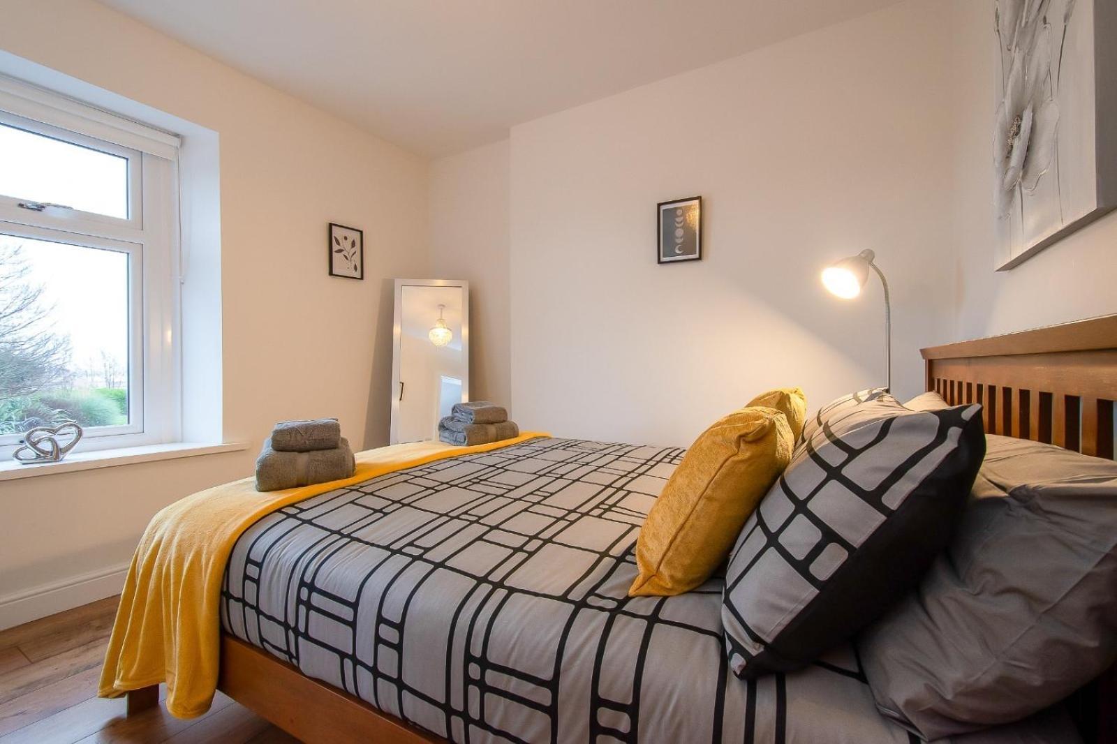 Casa One Hundred - A Beautiful 4 Bed House On The Beach Front Swansea Extérieur photo